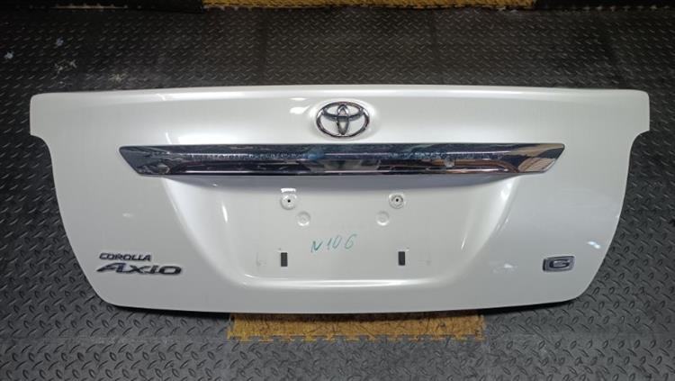Крышка багажника Тойота Королла Аксио в Алдане 106946