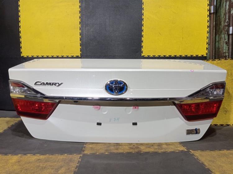 крышка багажника Toyota Camry