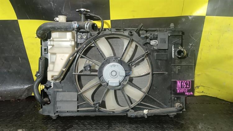 Радиатор основной Тойота Аква в Алдане 116562