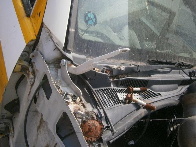 Решетка под лобовое стекло Тойота Хайлюкс Сурф в Алдане 29486