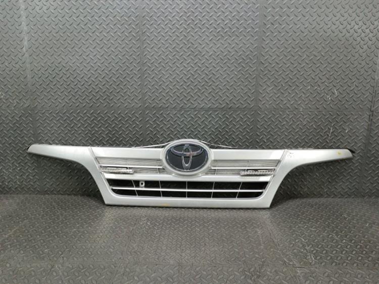 Решетка радиатора Тойота Тойоайс в Алдане 440640
