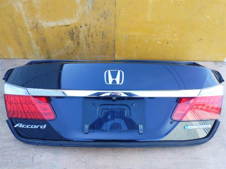 Крышка багажника Хонда Аккорд в Алдане 50872