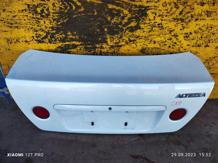 Крышка багажника Тойота Алтеза в Алдане 651581