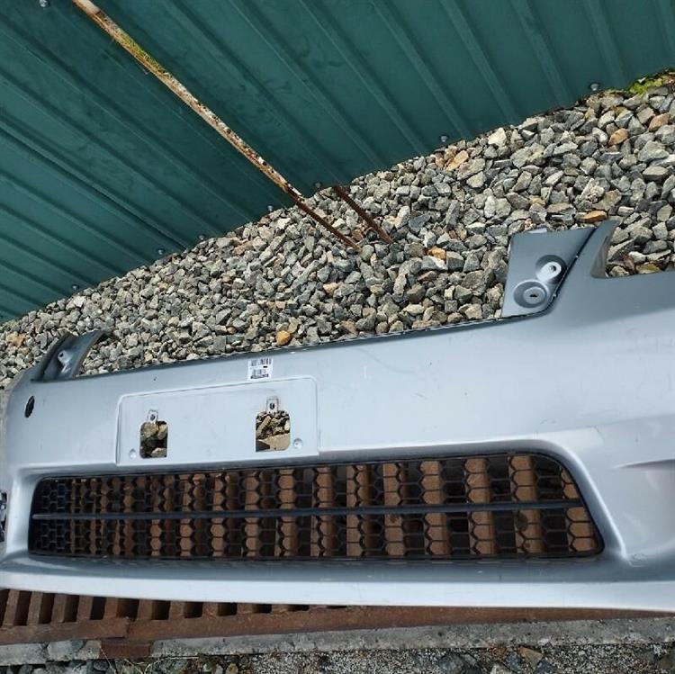 Решетка радиатора Тойота Марк Х Зио в Алдане 87545